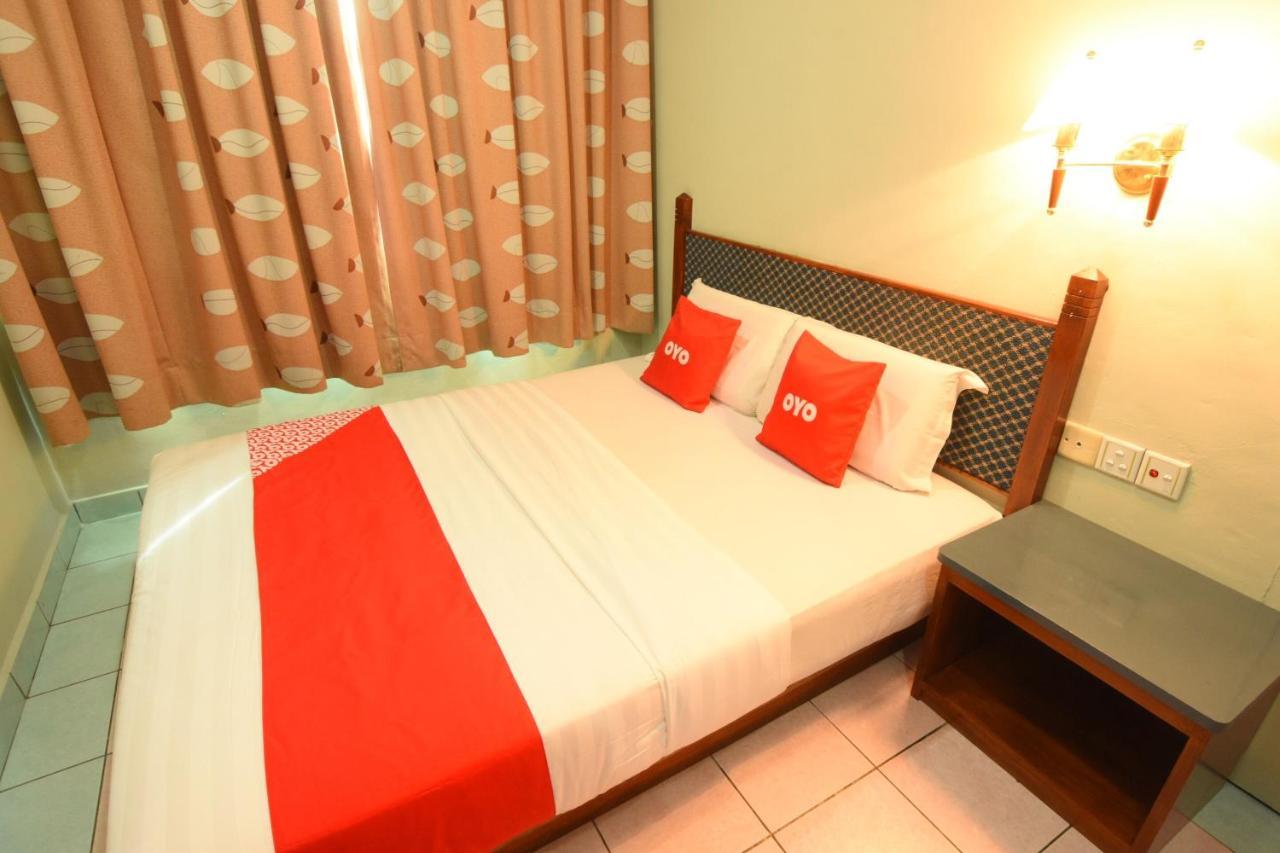 Oyo 89642 Highway Inn Mukah Quarto foto