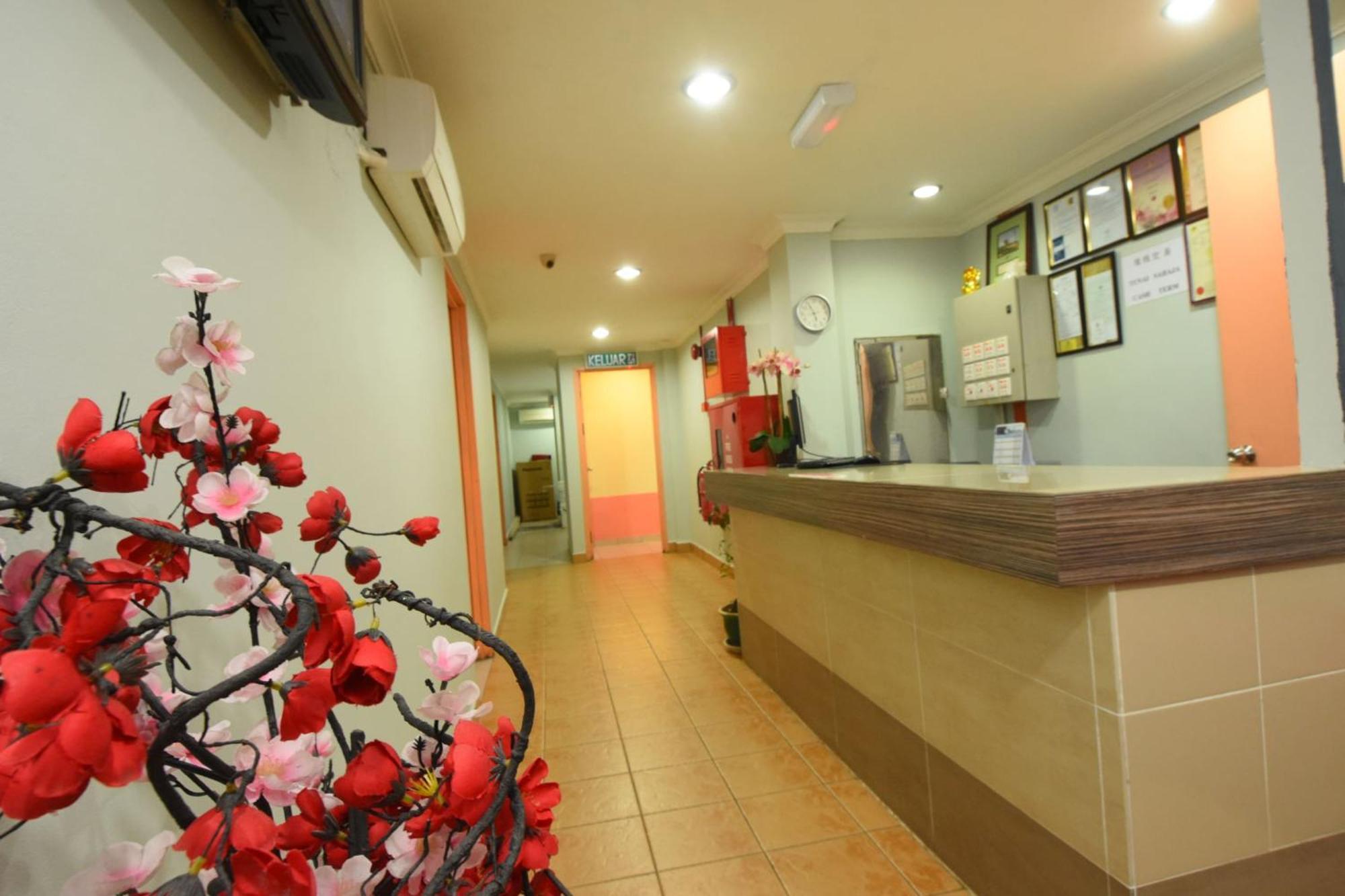 Oyo 89642 Highway Inn Mukah Exterior foto