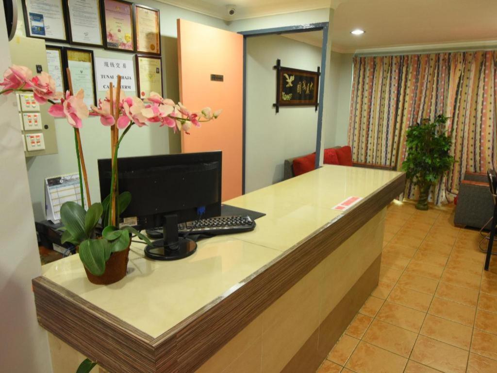 Oyo 89642 Highway Inn Mukah Exterior foto